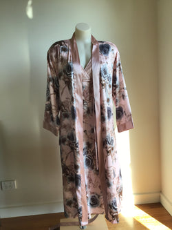 LACEY LONG SATIN ROBE - APRICOT