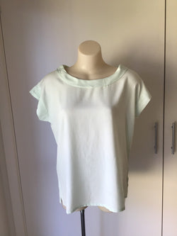 ESSENTIAL LINEN TOP - NO GREEN