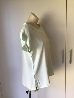 ESSENTIAL LINEN TOP - NO GREEN